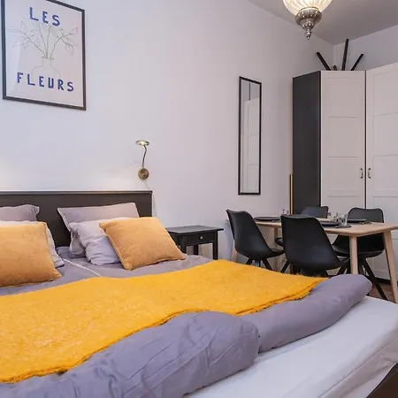 Cozy Downtown Fredrikinkatu Wi-fi Apartment Helsinki