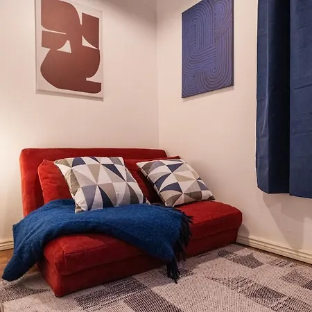 Cozy Downtown Fredrikinkatu Wi-fi Apartment