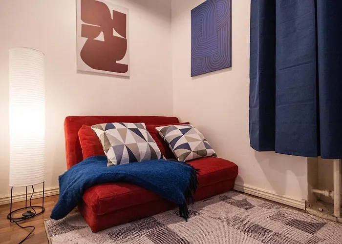 Cozy Downtown Fredrikinkatu Wi-fi Apartment